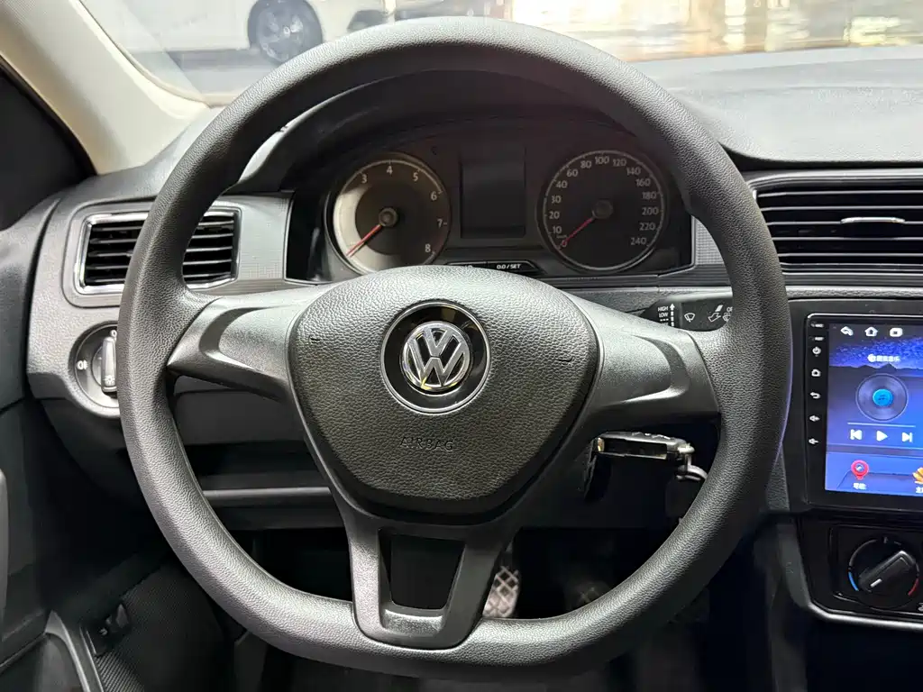 Volkswagen Santana — миниатюра 13