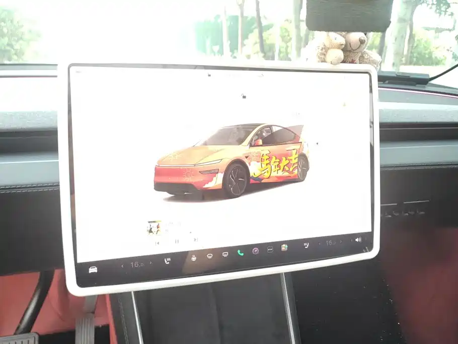 Tesla Model Y — миниатюра 14