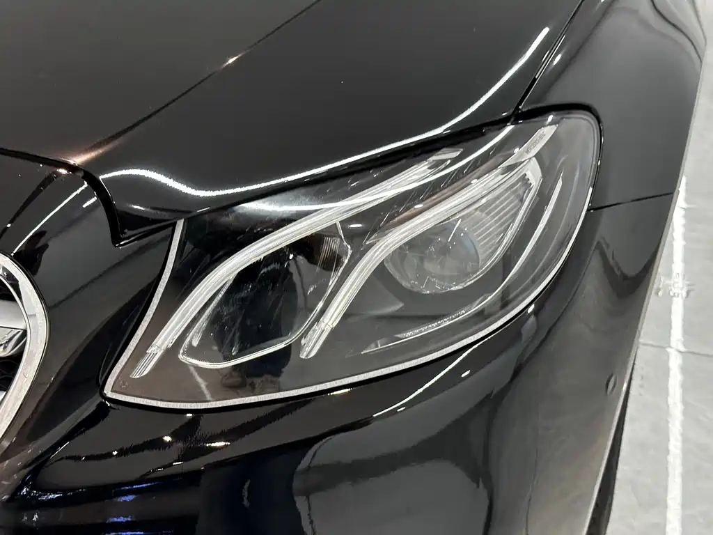 Mercedes-Benz E-Class — миниатюра 16