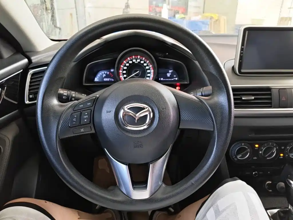 Mazda 3 Axela — миниатюра 11