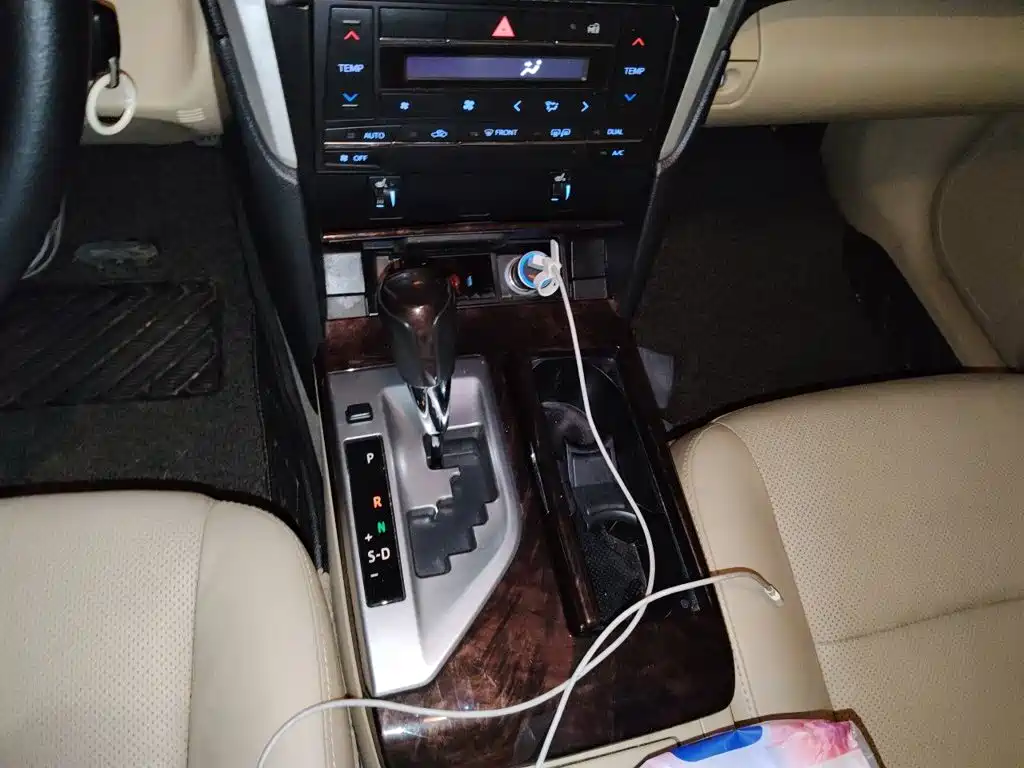 Toyota Camry — миниатюра 17