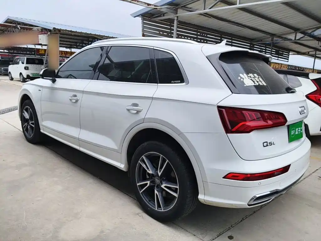 Audi Q5L — миниатюра 5