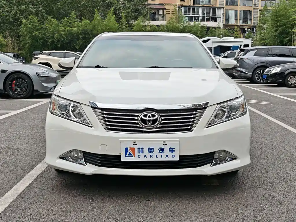 Toyota Camry — миниатюра 2
