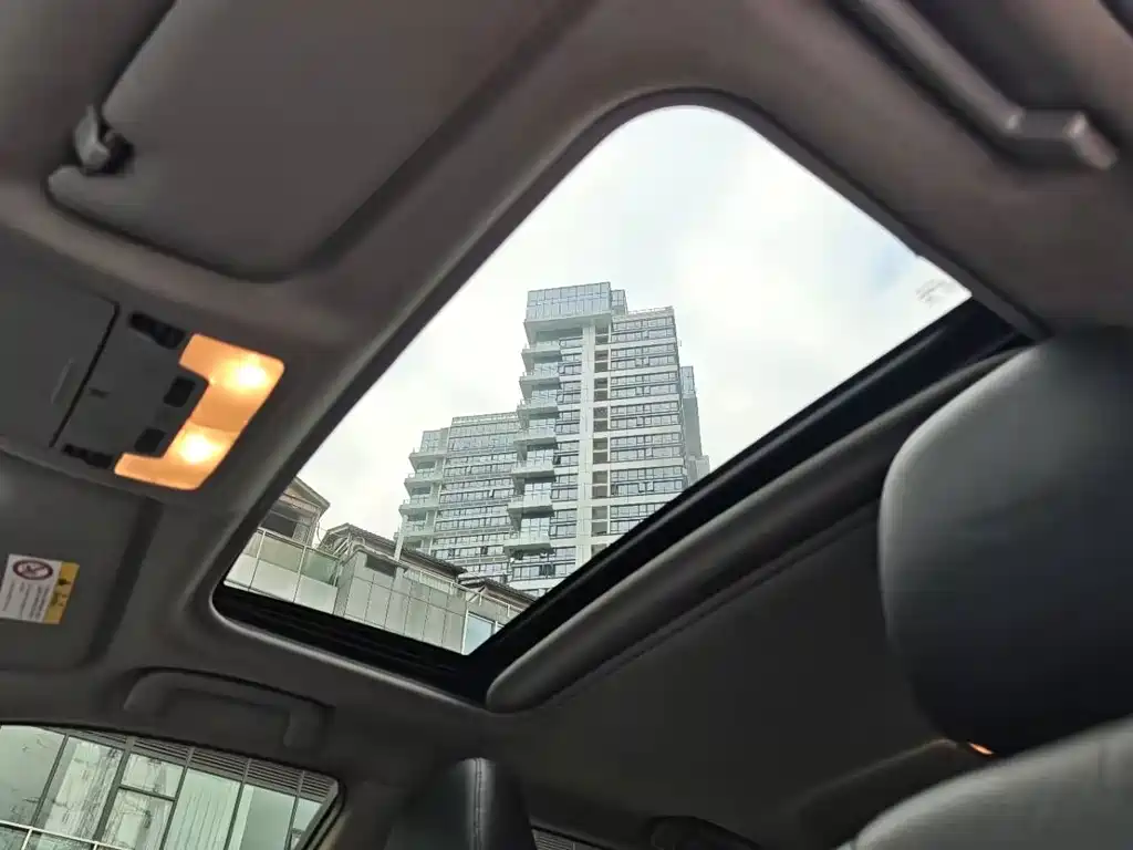 Toyota Camry — миниатюра 19