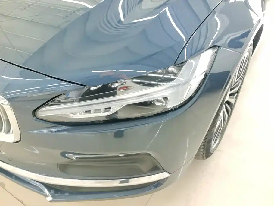 Volvo S90 — миниатюра 5