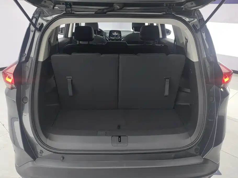 Chevrolet Volando — миниатюра 4