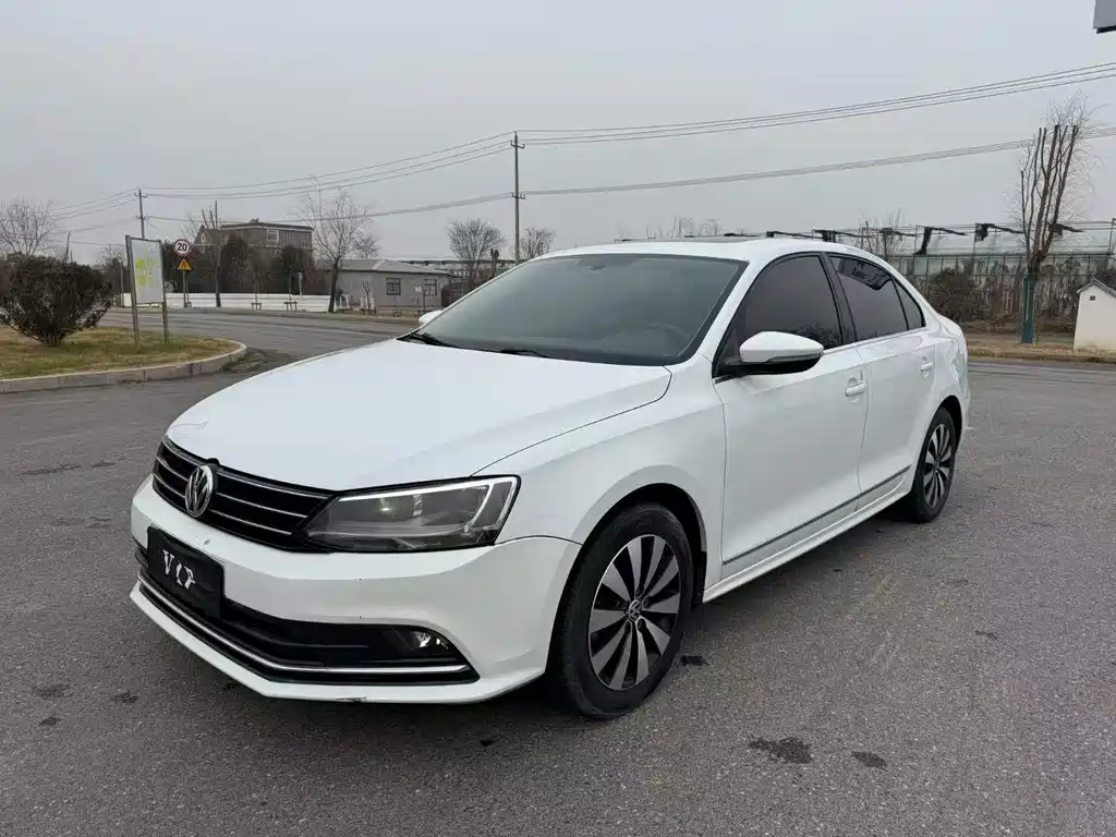 Volkswagen Sagitar 2016