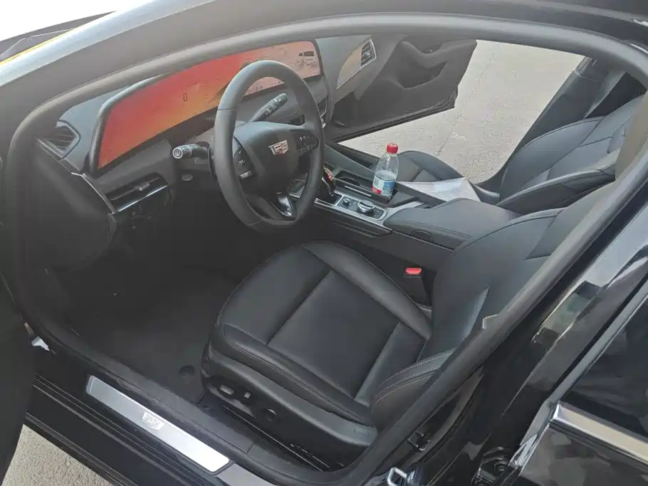 Cadillac CT5 — миниатюра 9