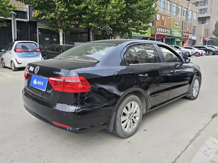 Volkswagen Lavida — миниатюра 3