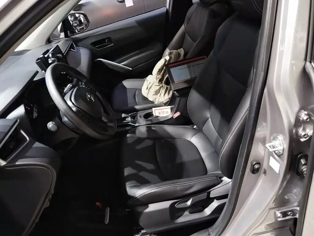 Toyota Corolla Cross — миниатюра 15