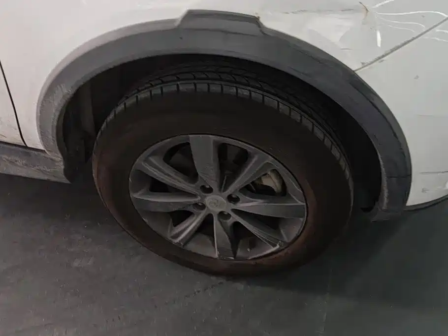 BYD Yuan EV — миниатюра 6