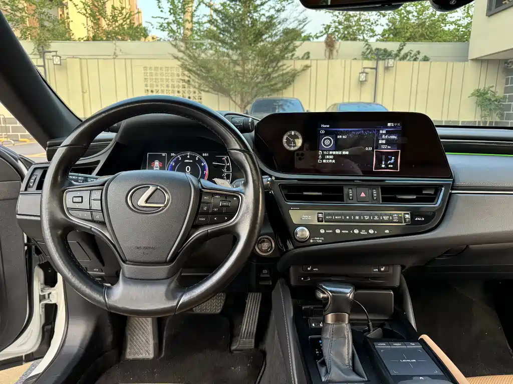 Lexus ES — миниатюра 15