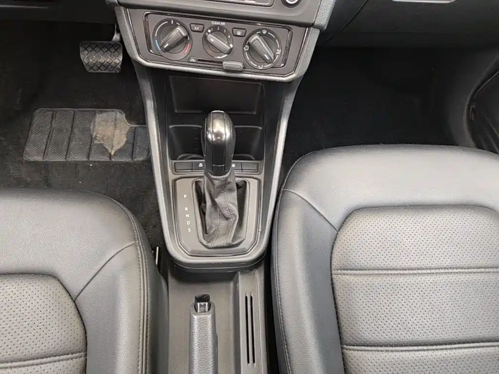 Volkswagen Santana — миниатюра 14