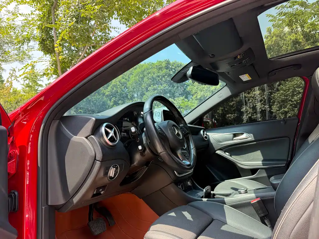 Mercedes-Benz A-Class (Import) — миниатюра 6