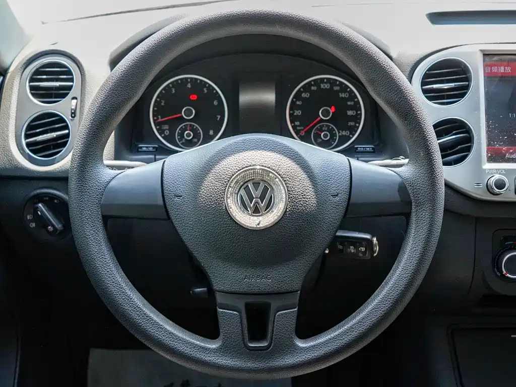 Volkswagen Tiguan — миниатюра 12
