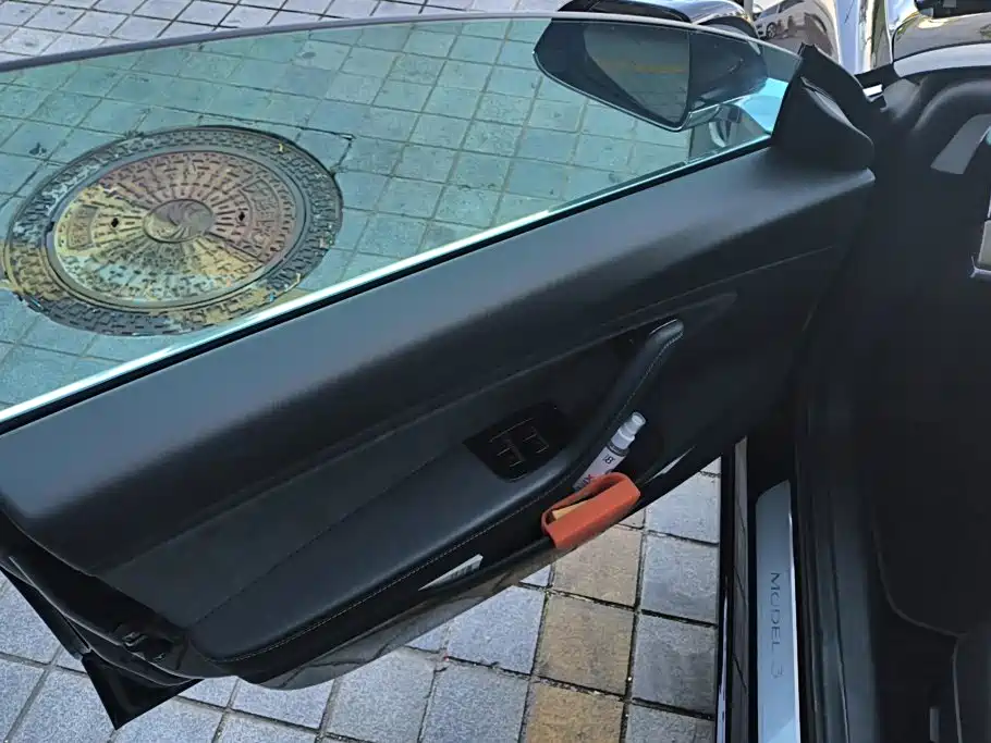Tesla Model 3 — миниатюра 7