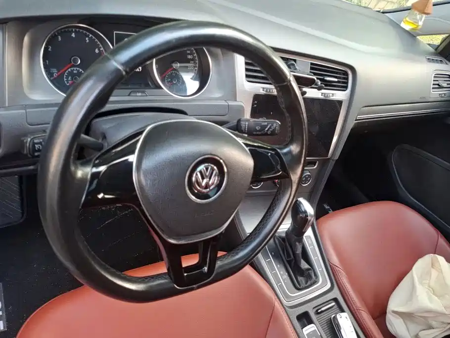 Volkswagen Golf — миниатюра 12