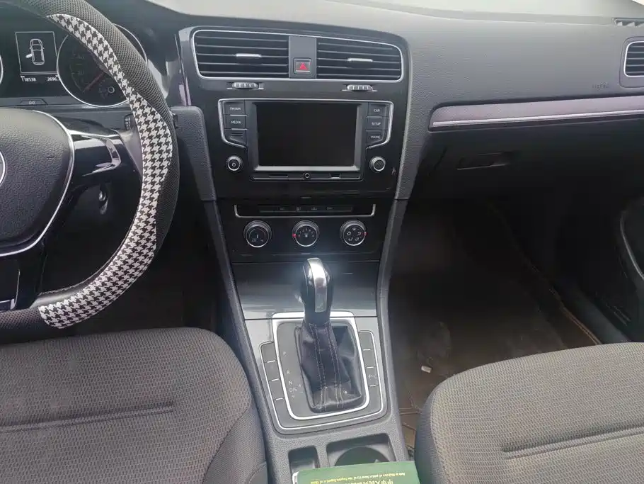 Volkswagen Golf — миниатюра 13