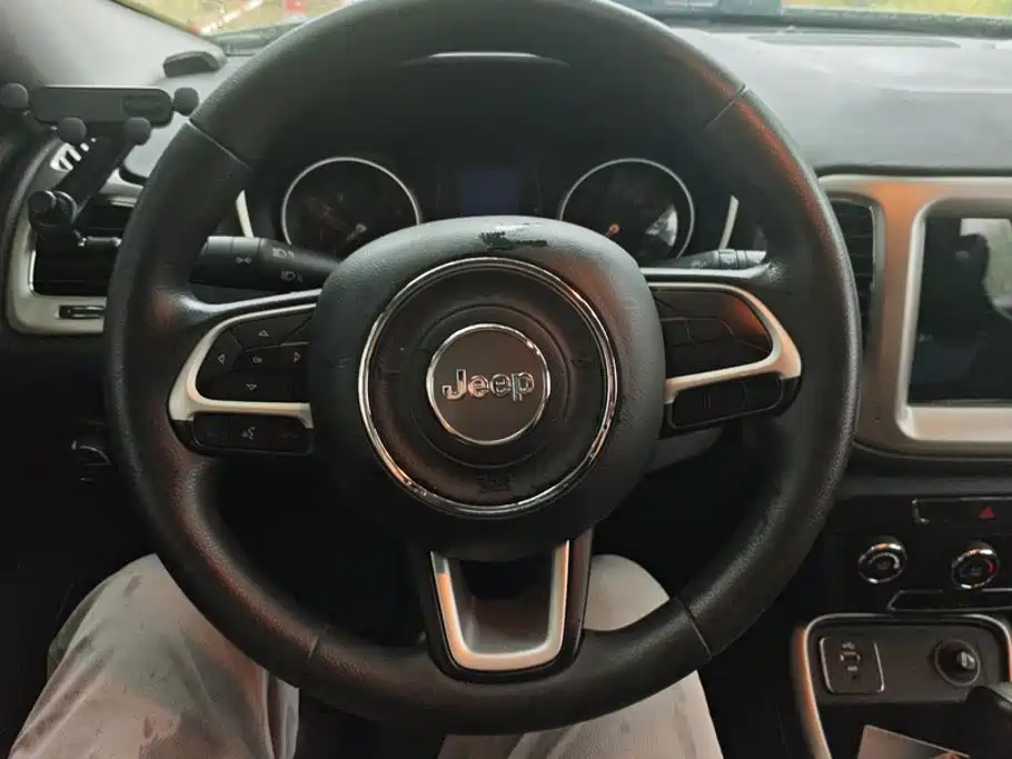 Jeep Compass — миниатюра 15