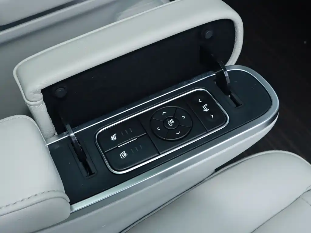 GAC Motor M8 320T Premium Edition, фото 14