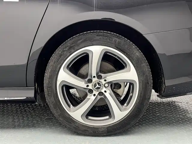 Mercedes-Benz E-Class — миниатюра 16