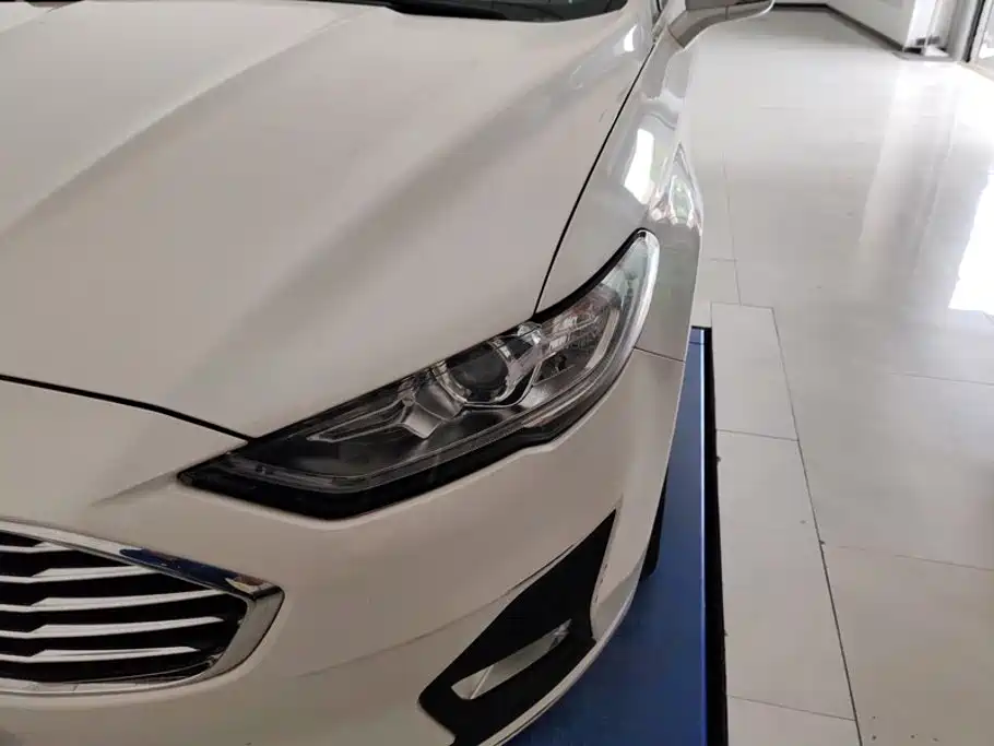 Ford Mondeo — миниатюра 5
