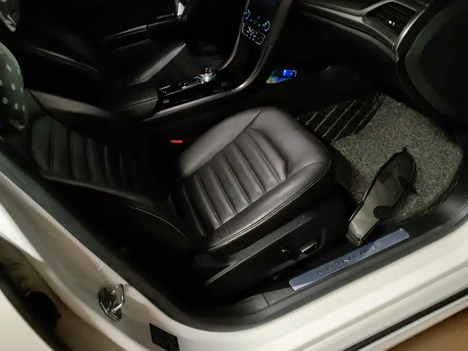 Ford Mondeo — миниатюра 8