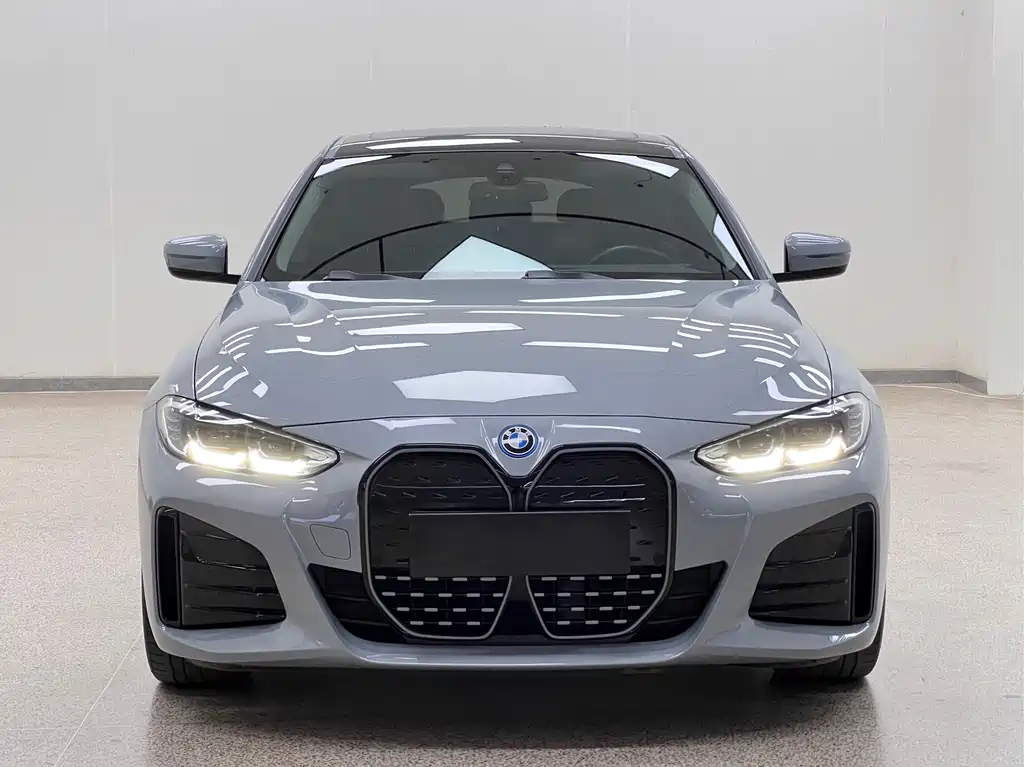 BMW i4 2023 eDrive35