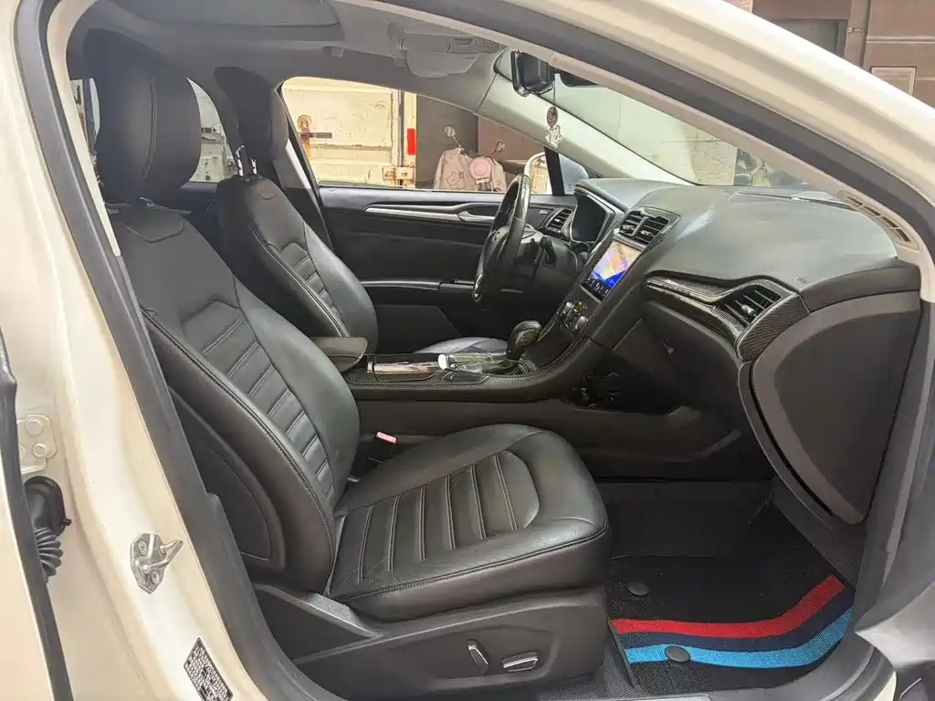 Ford Mondeo — миниатюра 7