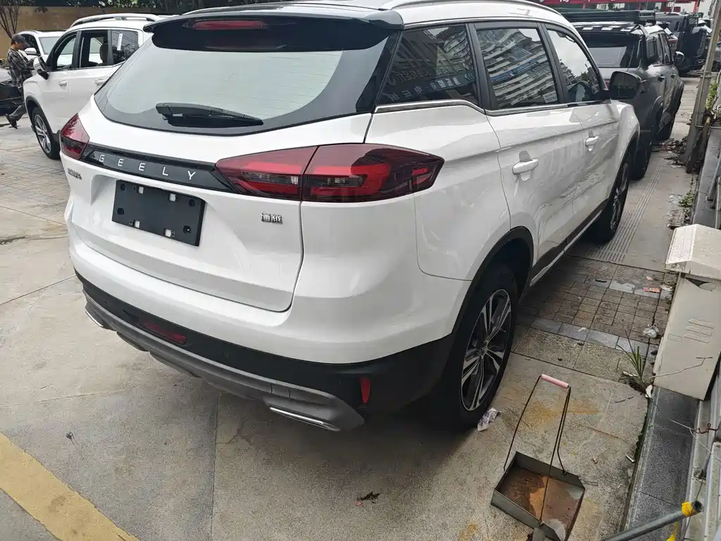 Geely Boyue — миниатюра 16