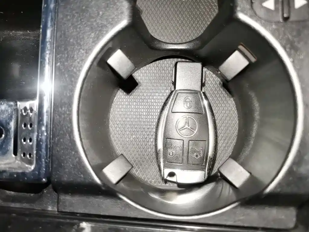 Mercedes-Benz E-Class — миниатюра 9