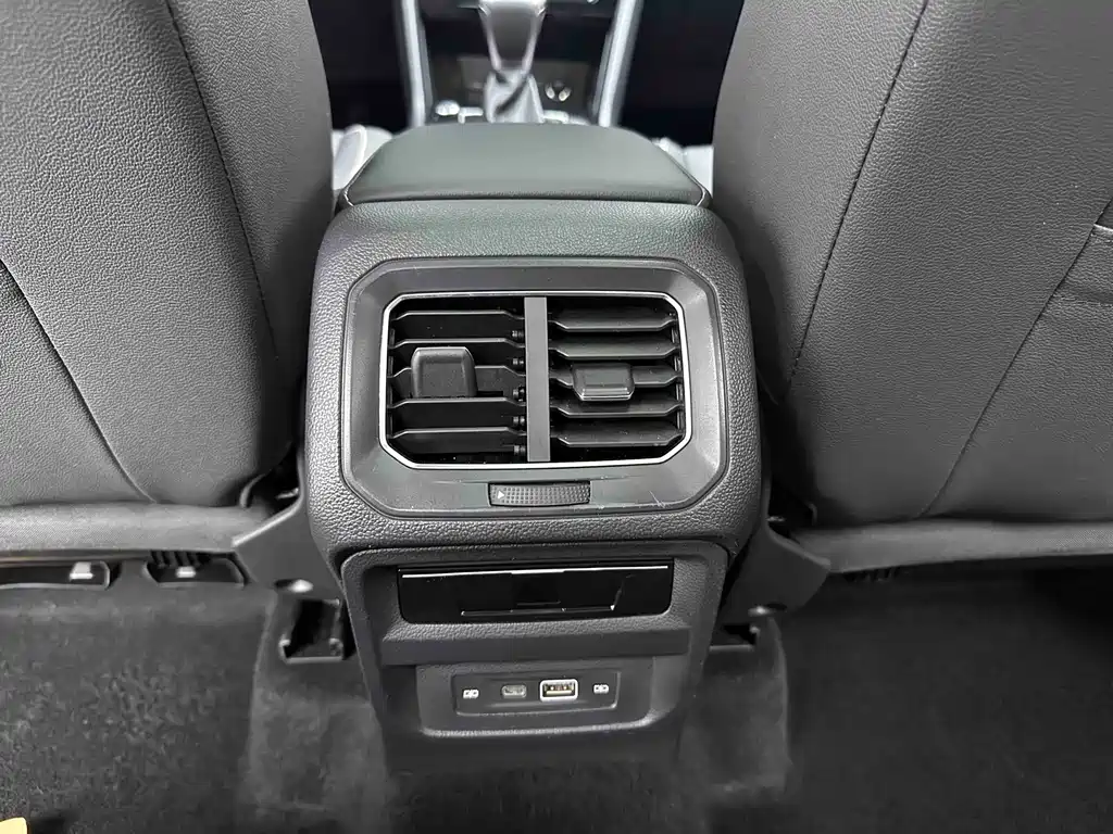 Volkswagen Tiguan L — миниатюра 7