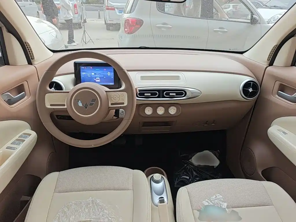 Wuling MINIEV — миниатюра 10