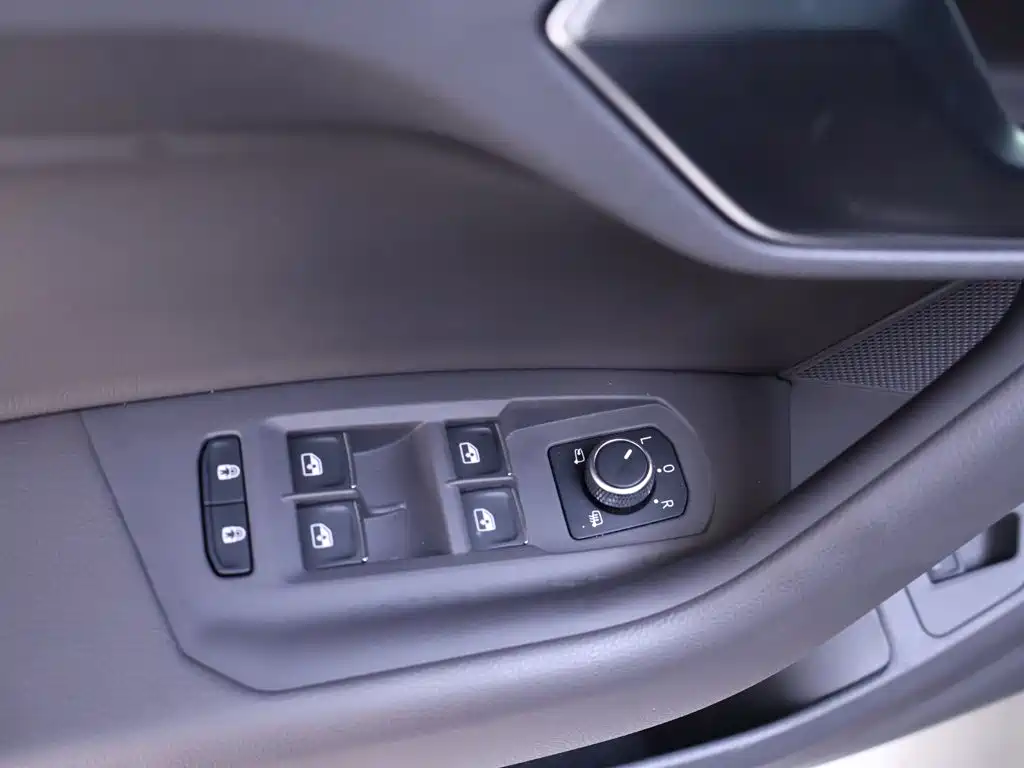 Volkswagen Touareg — миниатюра 17