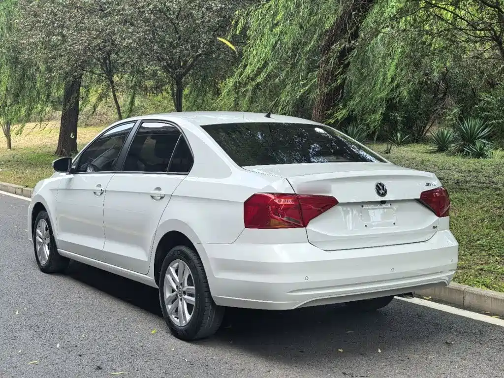 Volkswagen Jetta — миниатюра 7