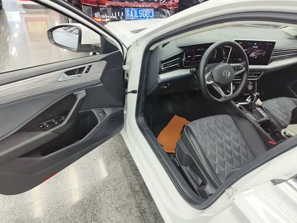 Volkswagen Sagitar — миниатюра 16