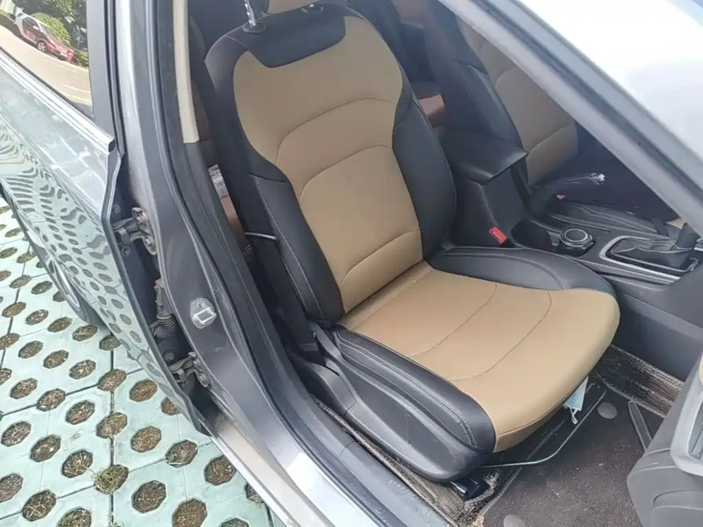 Chevrolet Monza — миниатюра 25