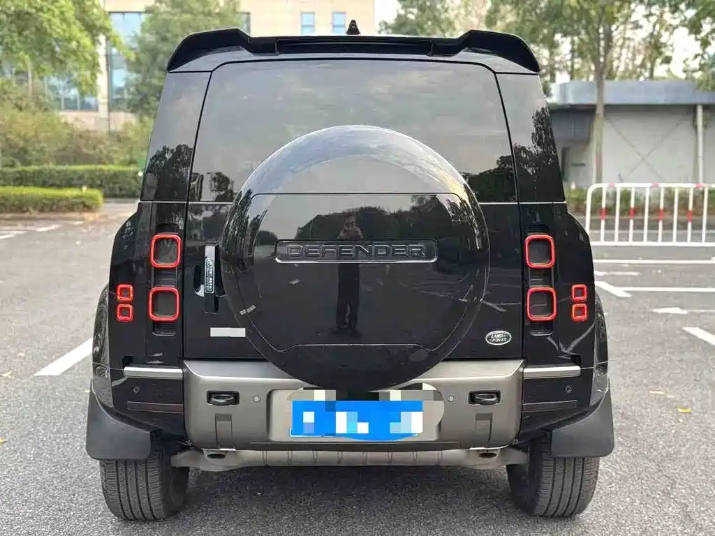 Land Rover Defender — миниатюра 7