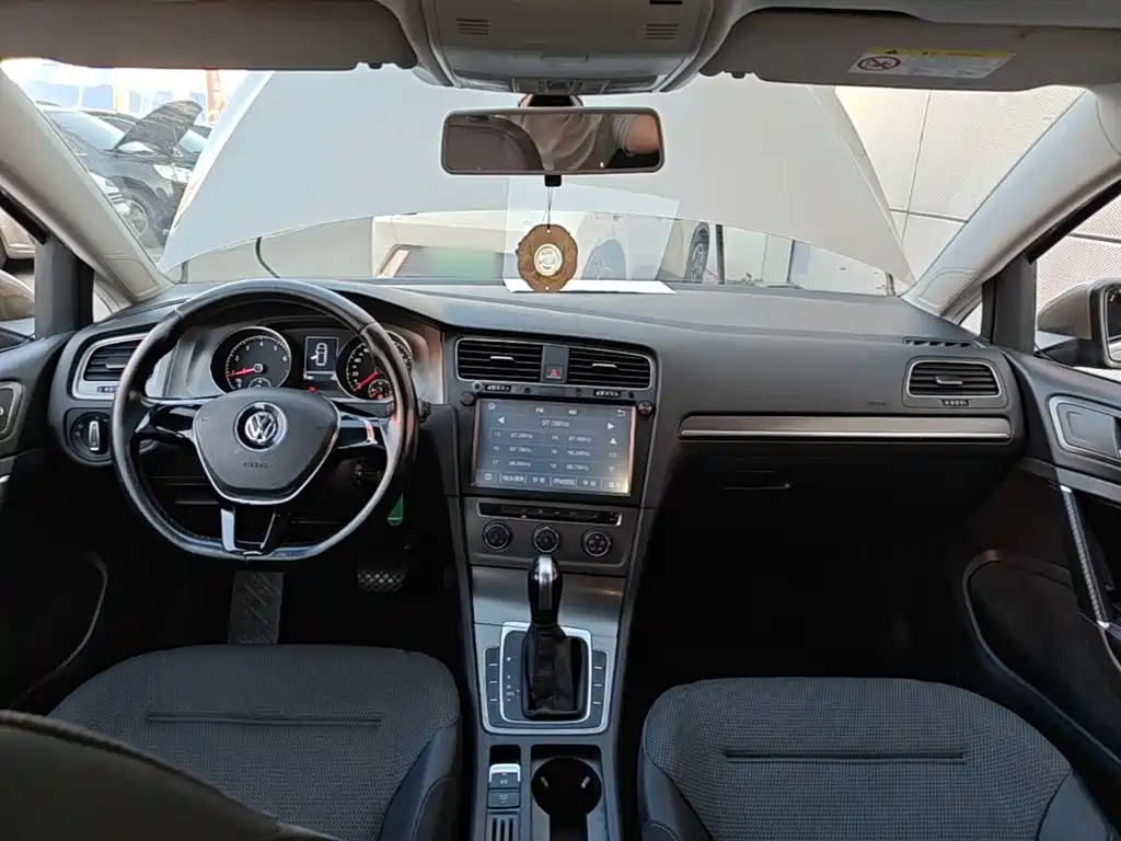 Volkswagen Golf — миниатюра 10