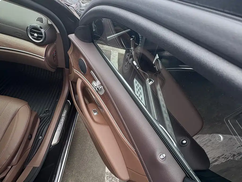 Mercedes-Benz E-Class E 2020 E 300 L Fashion