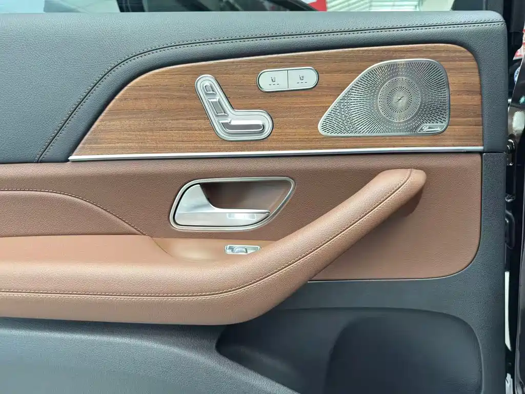 Mercedes-Benz GLS — миниатюра 14