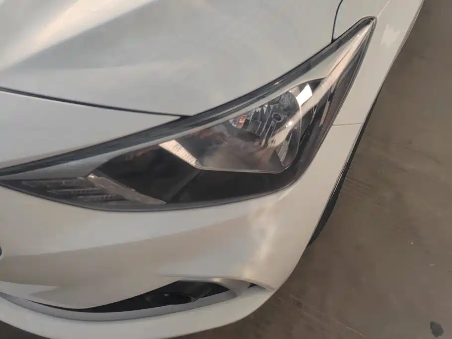Hyundai Elantra — миниатюра 5