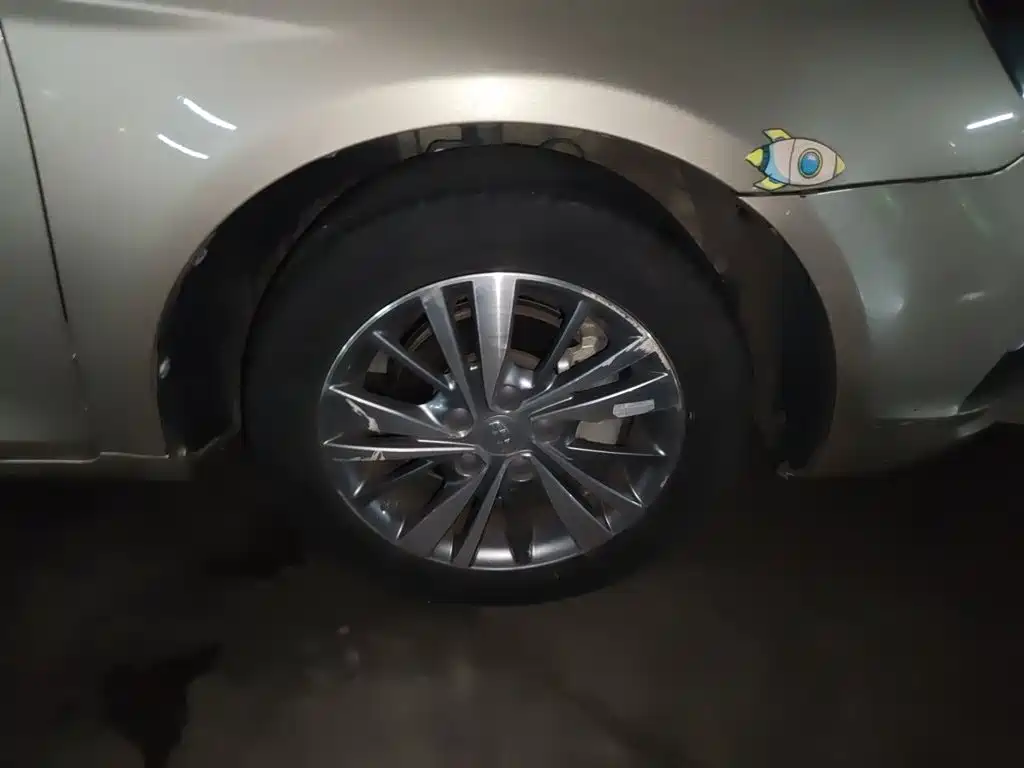 Geely Emgrand — миниатюра 8