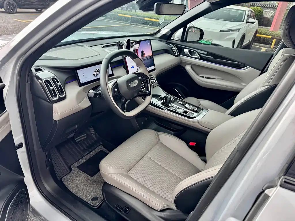 Geely Boyue L — миниатюра 9