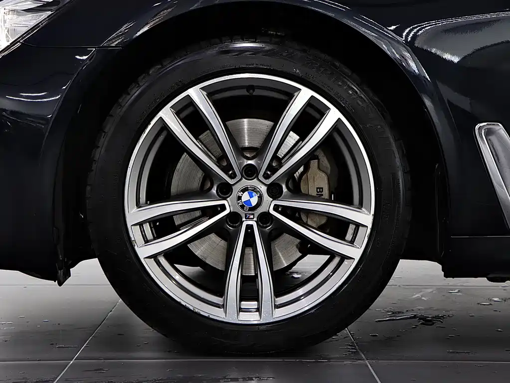 BMW 7 SERIES
