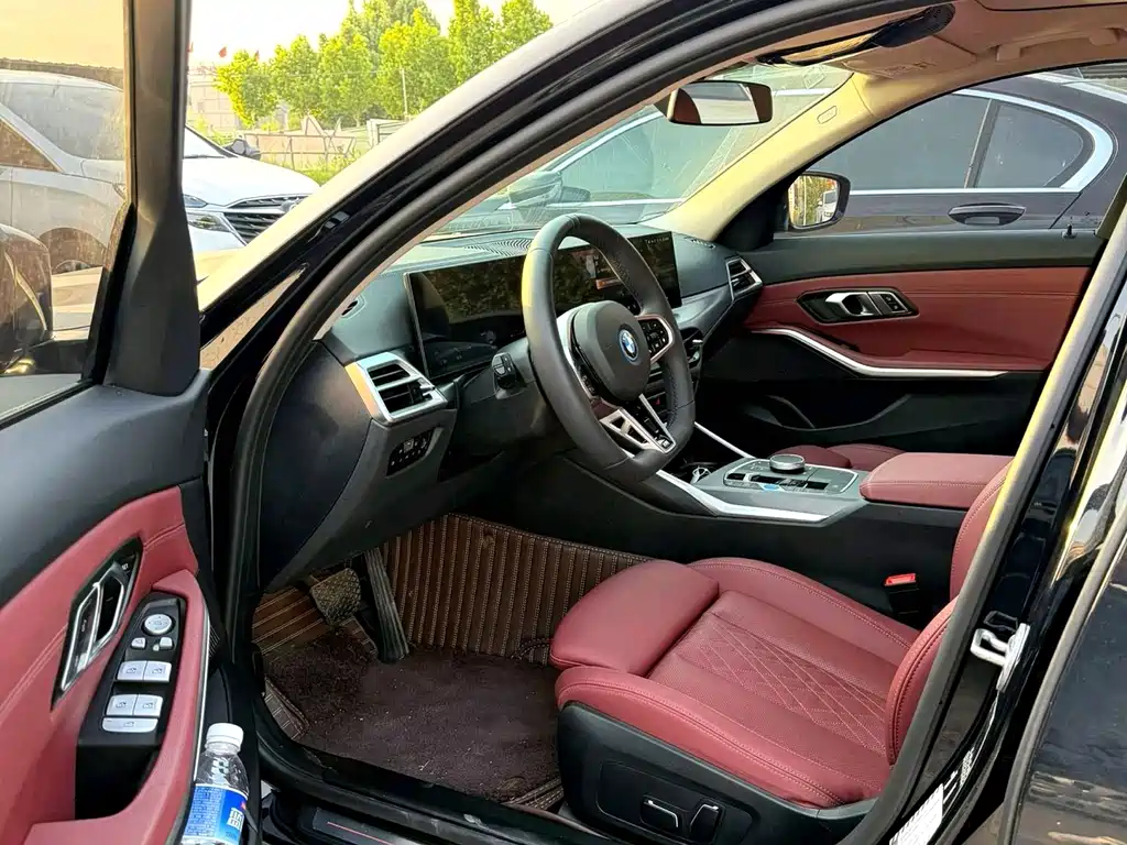 BMW i3 2022 eDrive 35 L