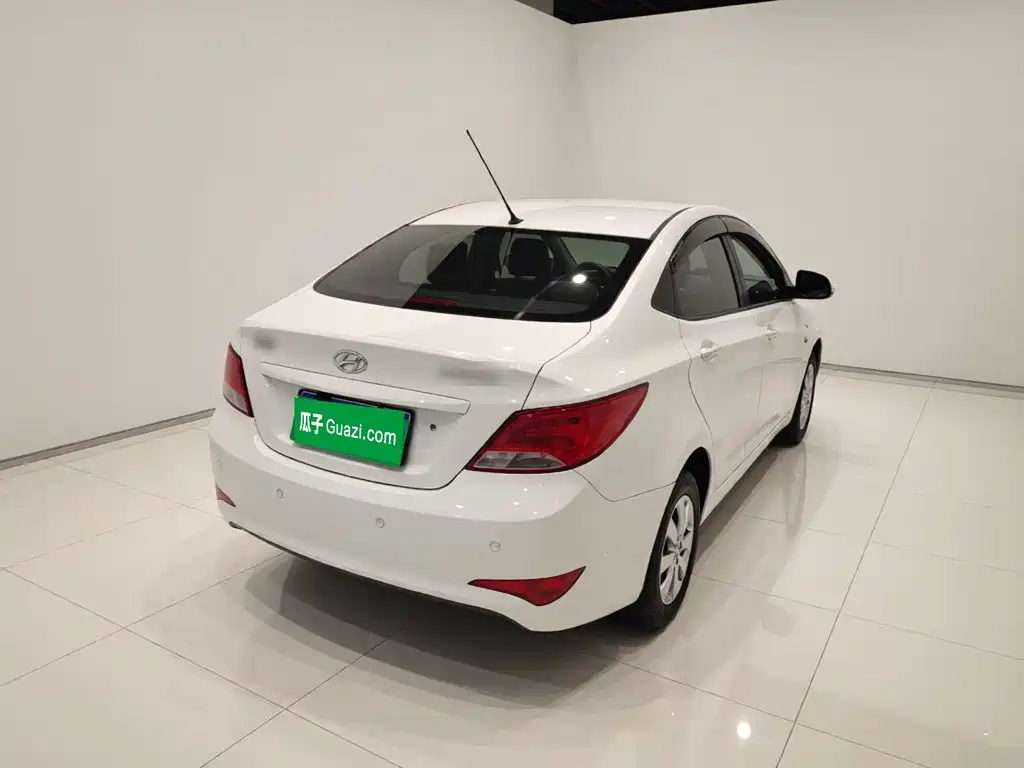 Hyundai Verna — миниатюра 6