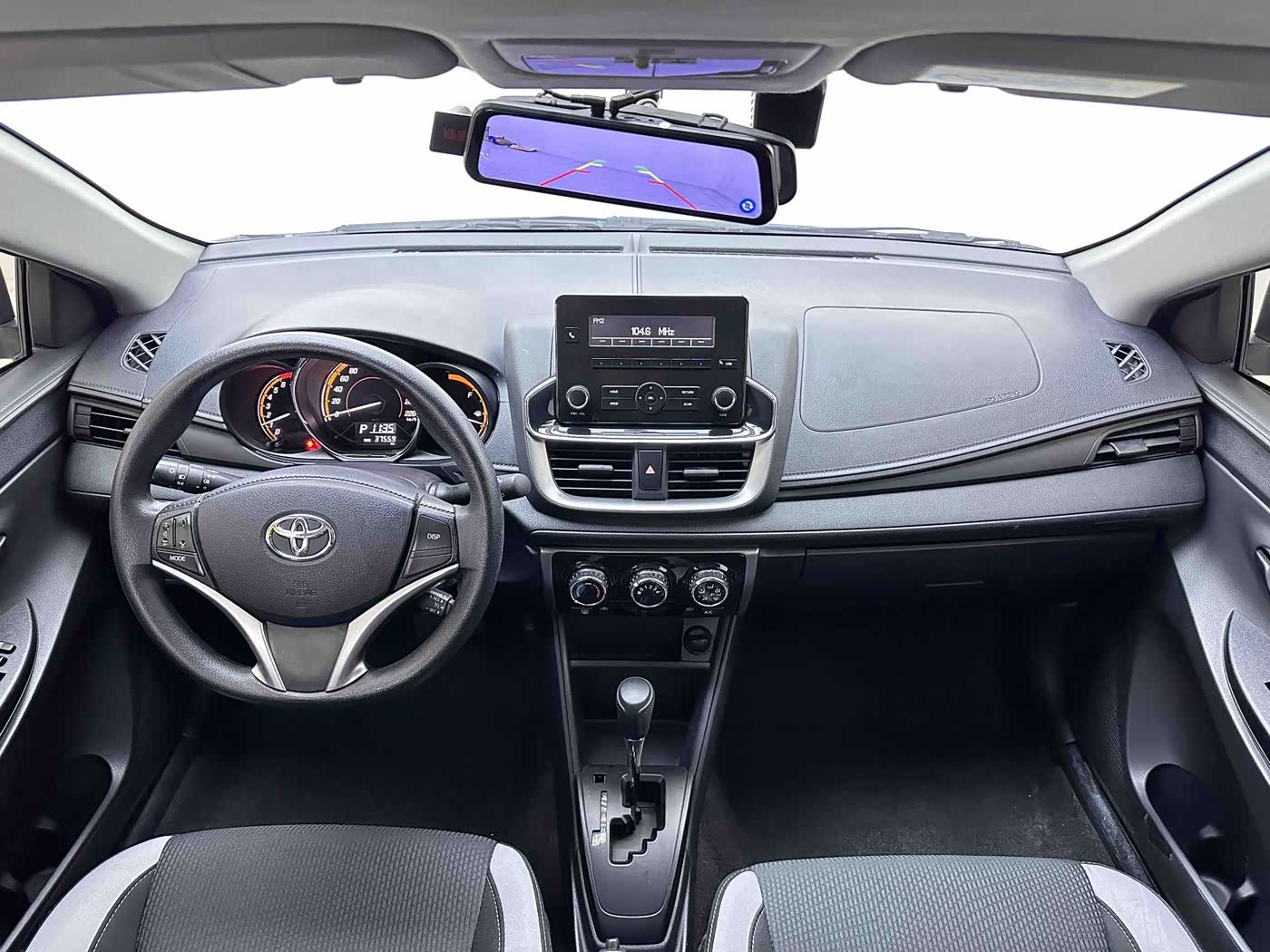 Toyota YARiS L Zhi Xuan 1.5 л 2024 г. Белый, пробег 37200 км