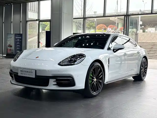 PORSCHE PANAMERA 2020