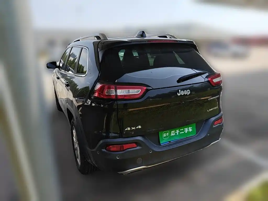 Jeep Cherokee — миниатюра 4